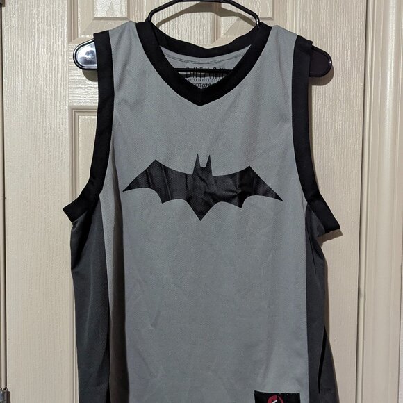 Batman: The Animated Series LootCrate Exclusive Jersey Size S - Picture 1 of 5